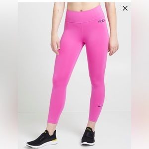 NIKE / soulcycle 
One Crop Leggings